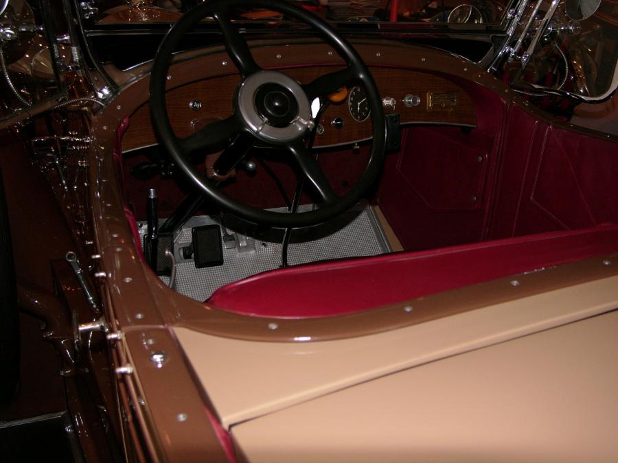  Packard Custom Eight Model 640 Dual Cowl Phaeton 1929 года  (фото 2 из 3)